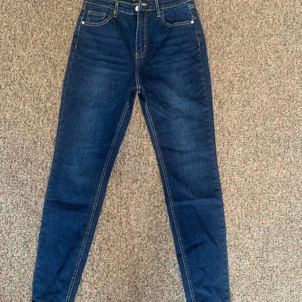 Shein Jeans. Light washed is mom cut. Runs small. Dark Blue is skinny.